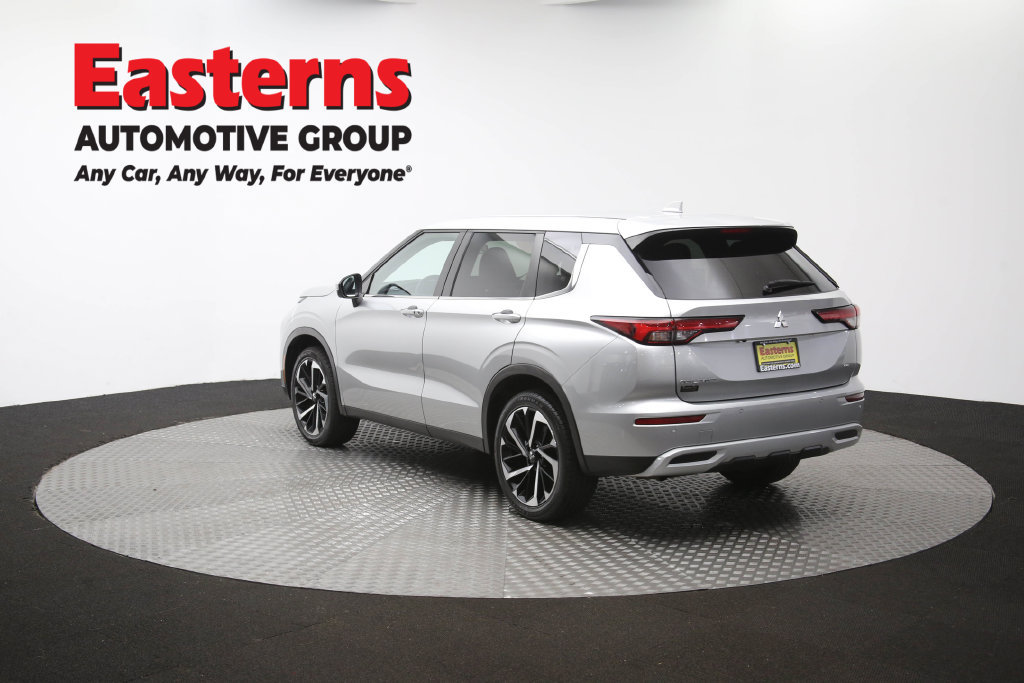 Used 2024 Mitsubishi Outlander SE AWD/4WD image 65