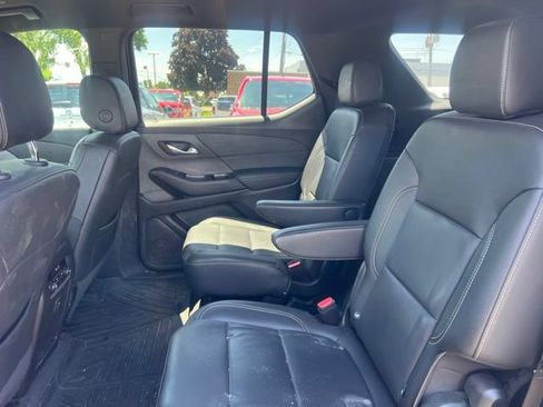 Used 2023 Chevrolet Traverse LT AWD/4WD image 18
