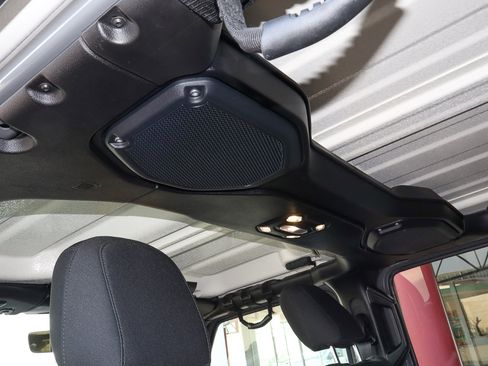 Used 2021 Jeep Wrangler Unlimited Rubicon image 23