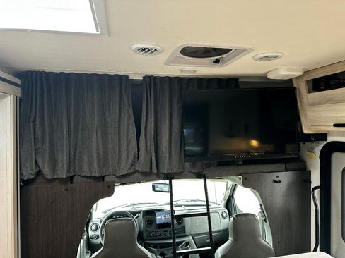 Used 2023 Ford E-450 and Econoline 450 Super Duty w/ Motorhome Prep Package image 43