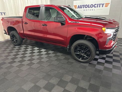 Used 2023 Chevrolet Silverado 1500 LT Trail Boss w/ Convenience Package II image 2