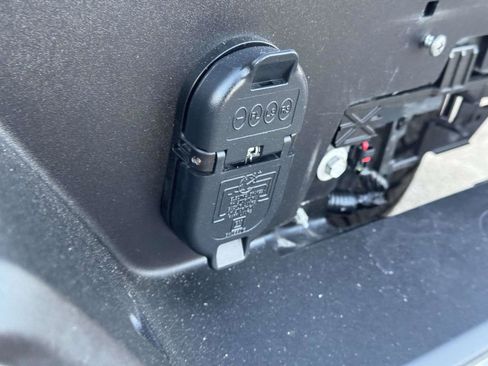 Used 2025 Chevrolet Silverado 1500 LT image 12