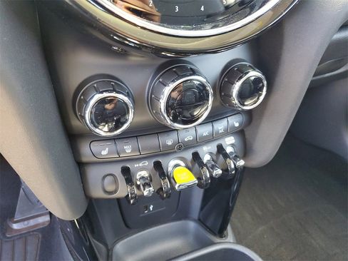 Used 2023 MINI Cooper SE image 28