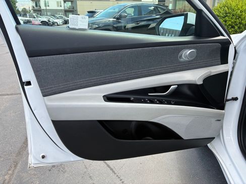 Certified 2024 Hyundai Elantra Limited FWD image 14