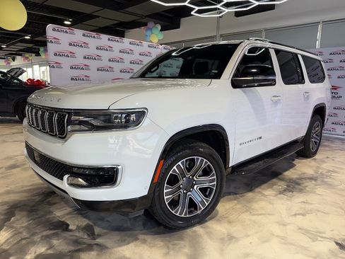 Used 2024 Jeep Wagoneer L Series II w/ Flexible Seating Group image 2