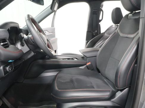 Used 2025 Ford Explorer ST AWD/4WD image 22