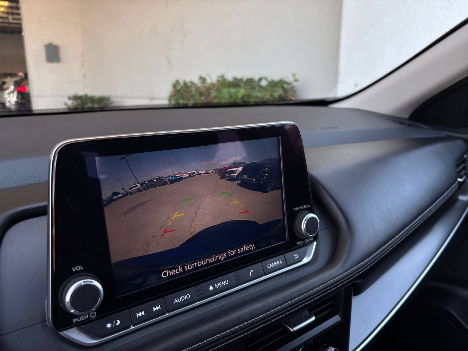 Used 2025 Nissan Rogue SV FWD image 25