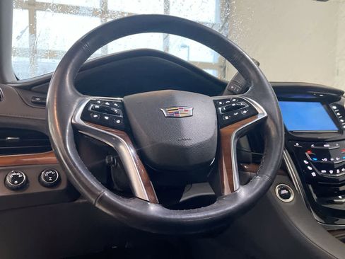 Used 2020 Cadillac Escalade Luxury image 14