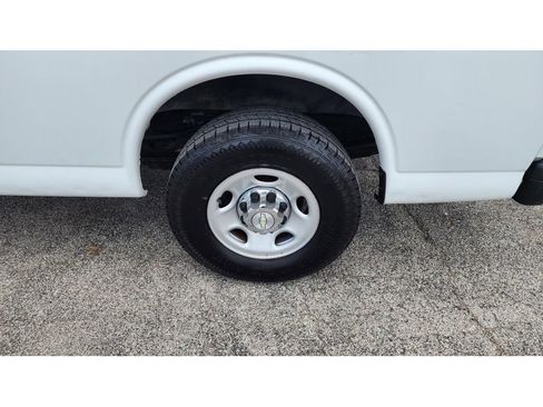 Used 2020 Chevrolet Express 3500 LT w/ LT Preferred Equipment Group image 25