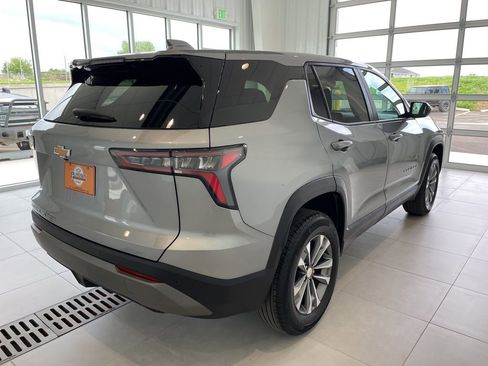 Used 2025 Chevrolet Equinox LT AWD/4WD image 6