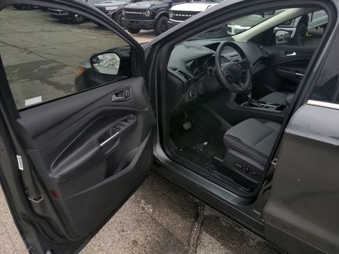 Used 2017 Ford Escape SE image 9