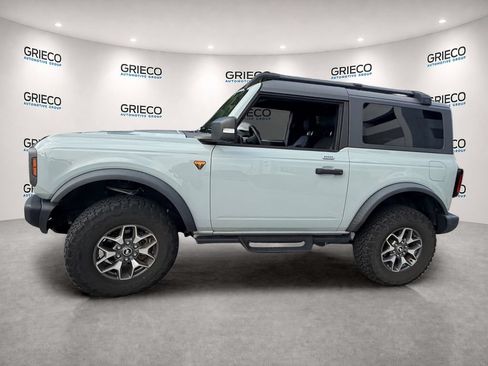Used 2023 Ford Bronco Badlands AWD/4WD image 3
