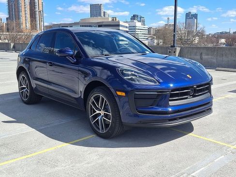 Used 2025 Porsche Macan image 7