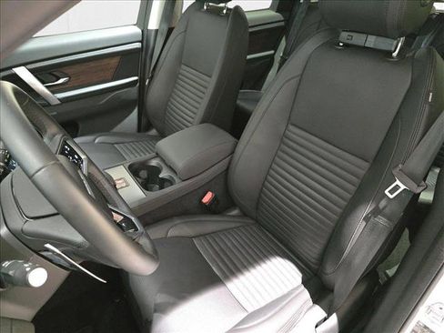 Used 2024 Land Rover Discovery Sport S image 16