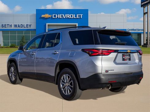 Used 2022 Chevrolet Traverse LT image 5