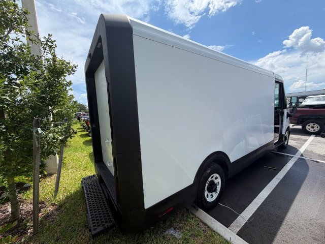 Used 2024 Chevrolet Brightdrop 600 w/ Commercial Equipment Package AWD/4WD image 4
