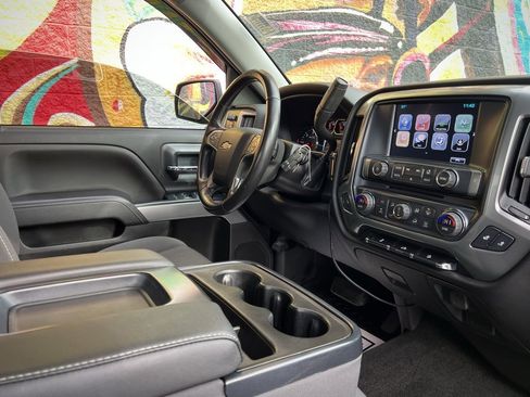 Used 2018 Chevrolet Silverado 1500 LT w/ All Star Edition image 34