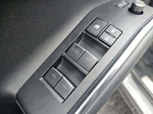 Used 2025 Toyota Highlander Limited image 29