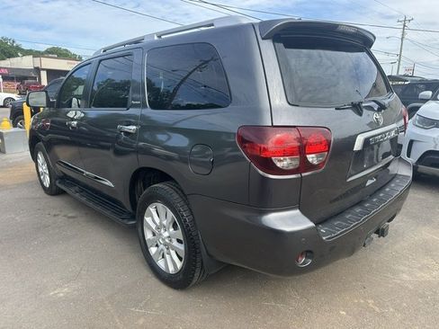 Used 2020 Toyota Sequoia Platinum RWD image 7