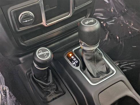 Certified 2020 Jeep Wrangler Sport AWD/4WD image 24