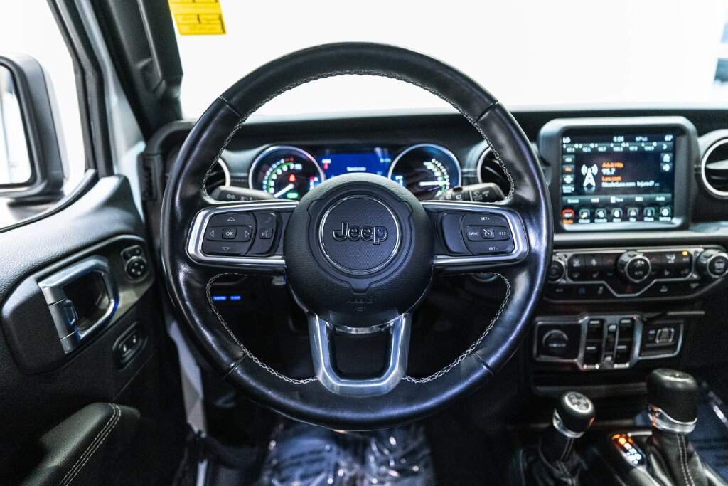 Used 2022 Jeep Wrangler Unlimited Sahara w/ Cold Weather Group AWD/4WD image 20