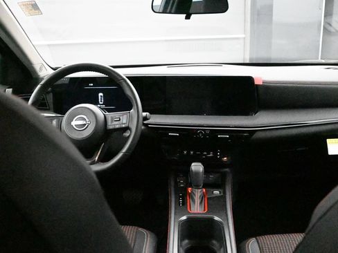 Certified 2025 Nissan Kicks SR AWD/4WD image 15