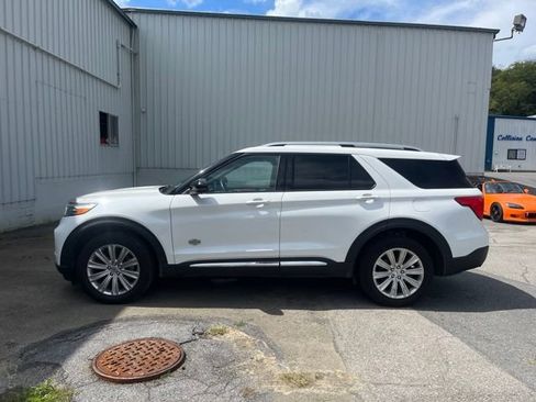 Used 2022 Ford Explorer King Ranch w/ Premium Technology Package AWD/4WD image 9