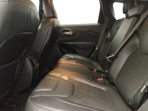 Used 2020 Jeep Cherokee Latitude Plus FWD image 18