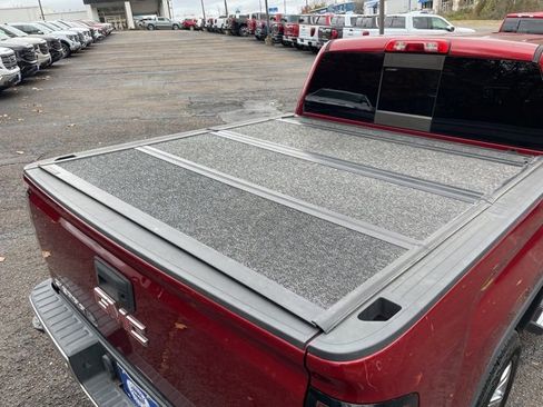 Used 2018 GMC Sierra 1500 SLT w/ Enhanced Driver Alert Package image 32