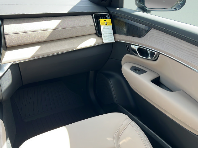 New 2027 Volvo XC90 B5 Plus AWD/4WD image 12