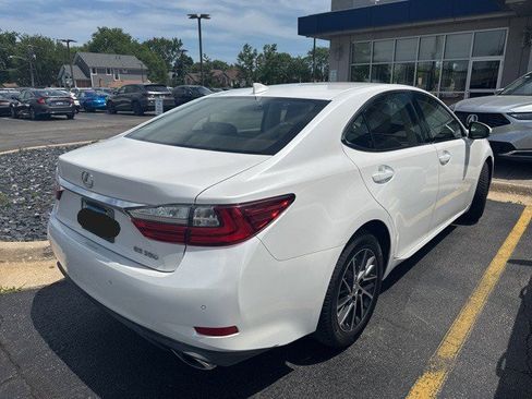 Used 2016 Lexus ES 350 w/ Luxury Package w/Wood Trim FWD image 2