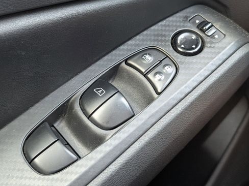 Used 2024 Nissan Altima 2.5 SV FWD image 19