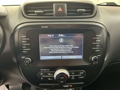 Used 2019 Kia Soul + FWD image 14