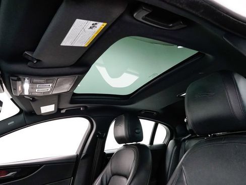 Used 2020 Jaguar XE S image 9