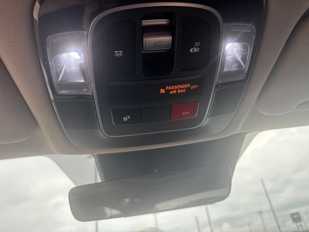 Used 2025 Hyundai Sonata Limited FWD image 21