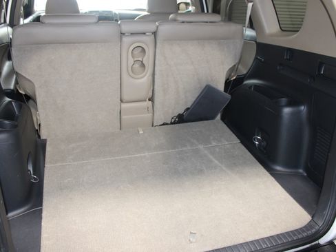 Used 2011 Toyota RAV4 Limited w/ Limited Extra Value Pkg image 21