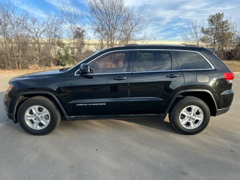 Used 2014 Jeep Grand Cherokee Laredo w/ Quick Order Package 23E image 9