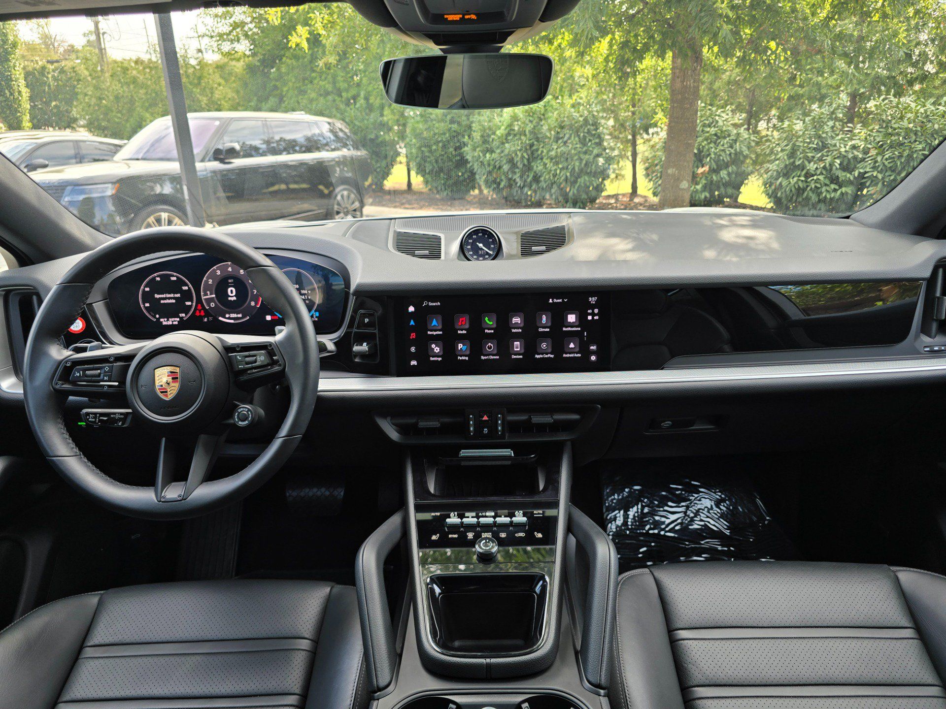 Used 2025 Porsche Cayenne Coupe AWD/4WD image 21