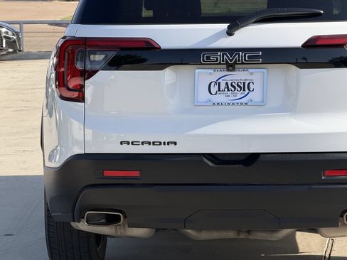 Used 2023 GMC Acadia SLT w/ Elevation Edition FWD image 9