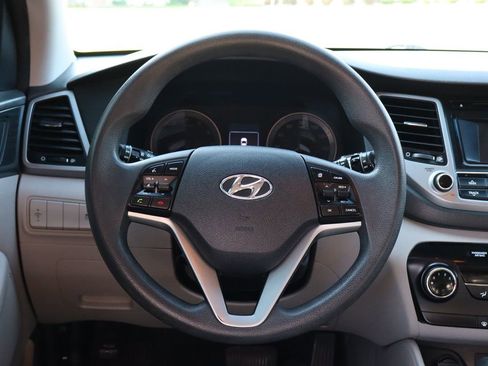 Used 2017 Hyundai Tucson SE image 17
