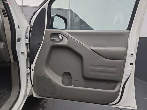 Used 2019 Nissan Frontier SV image 42