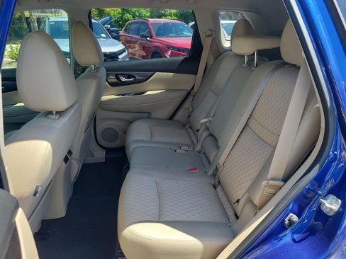 Used 2019 Nissan Rogue SV FWD image 18