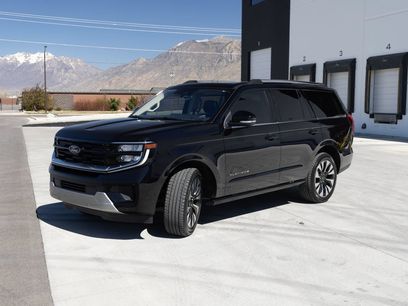 Used 2025 Ford Expedition Platinum w/ Driver's Package