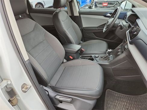 Used 2022 Volkswagen Taos SE image 26