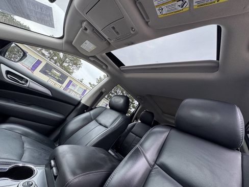 Used 2018 Nissan Pathfinder SL w/ SL Premium Package image 13