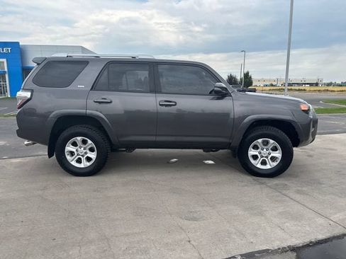 Used 2016 Toyota 4Runner SR5 Premium AWD/4WD image 2