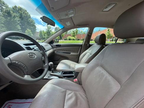 Used 2005 Toyota Camry LE FWD image 13