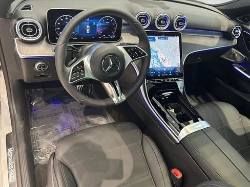 Used 2025 Mercedes-Benz C 300 4MATIC Sedan image 3