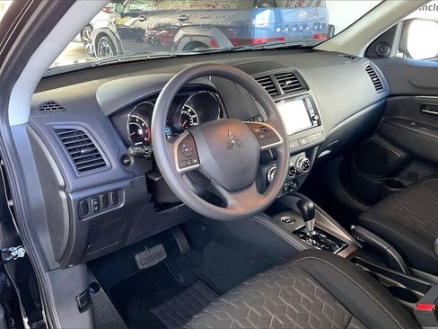 Used 2025 Mitsubishi Outlander Sport ES image 4