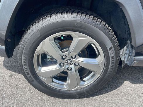 Used 2021 Toyota RAV4 XLE Premium AWD/4WD image 11